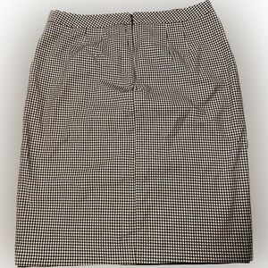 Women’s Talbots Black & White Pencil Skirt lined petite Size 10 with pockets New